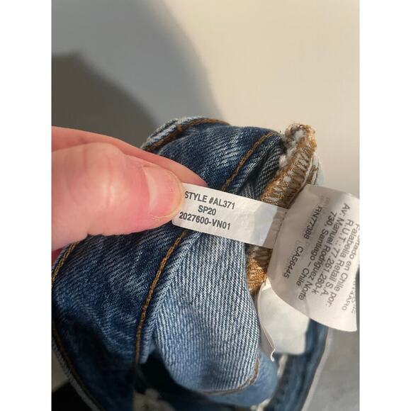 Madewell Rigid Denim Relaxed Mini Skirt in Rosehill Wash - Picture 11 of 11